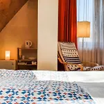 Bed & Breakfast Stop